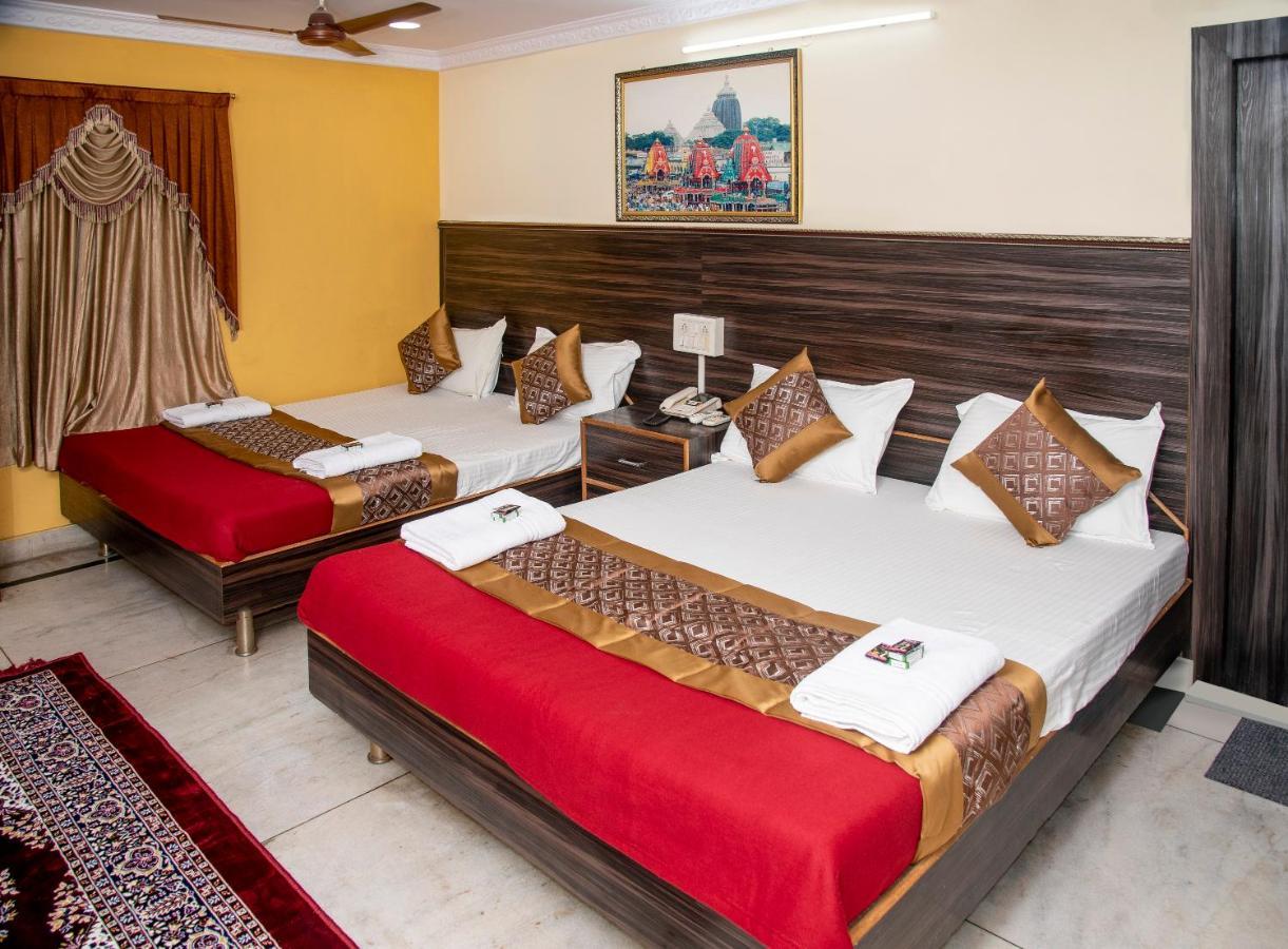 היידראבד Vrindavan Comfort Inn מראה חיצוני תמונה